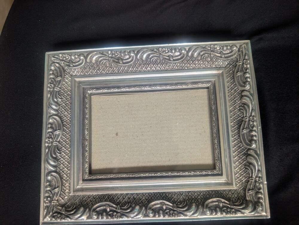Vintage Ornate Silver Metal Floral Freestanding Photo Frame 4x6 Portrait